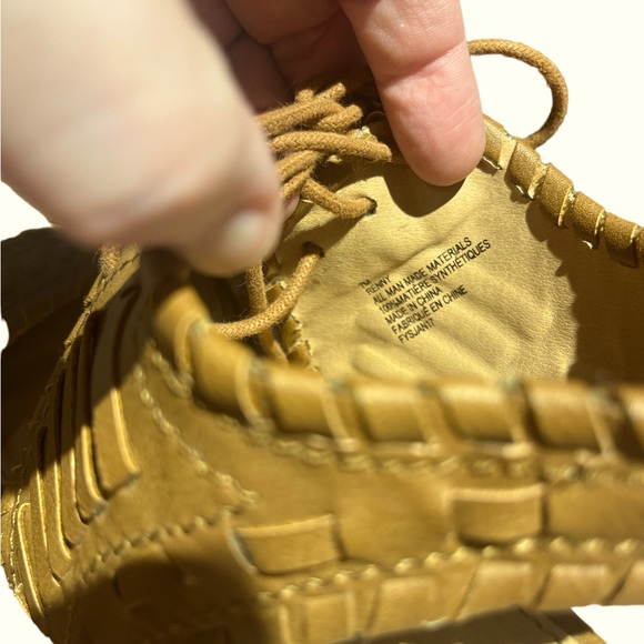 Esprit lace up Gladiator Sandals with a chunky heel, Size 7M. Gently used. - Picture 3 of 4